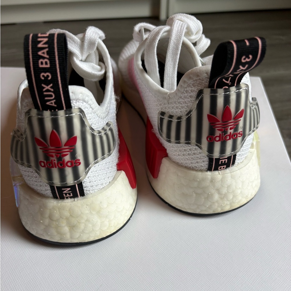Adidas Originals womens Nmd_r1 Sneaker, White/True Pink/Vivid Red  FZ3777 - Picture 5 of 7